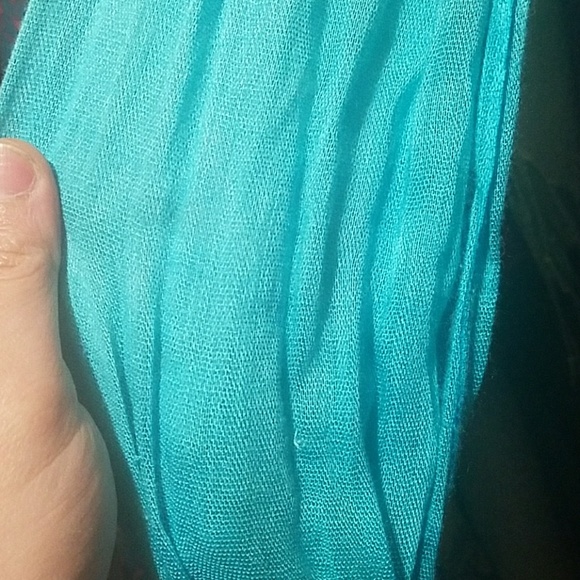 Add a Scarf to your outfit!! - Picture 8 of 8